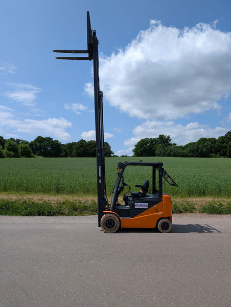 Stapler 6m Hubhöhe 2