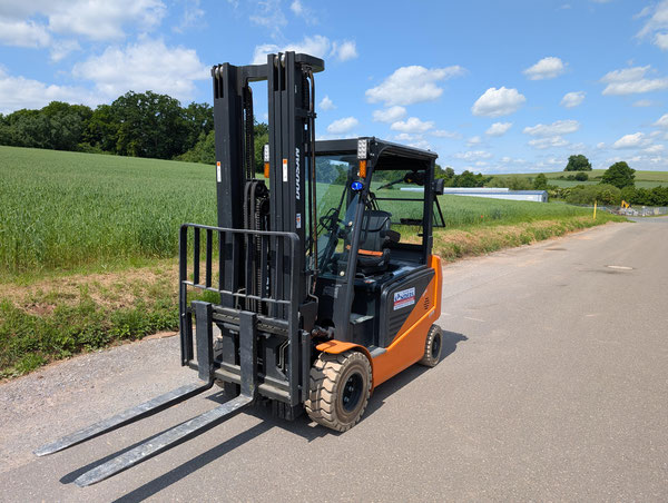 Stapler 6m Hubhöhe 3