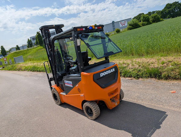 Stapler 6m Hubhöhe 4